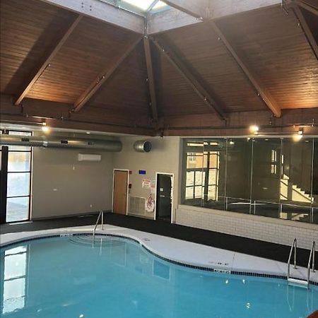 Red Fox Inn And Suites Waverly Bagian luar foto