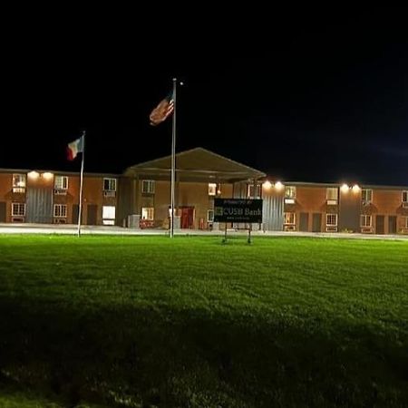 Red Fox Inn And Suites Waverly Bagian luar foto