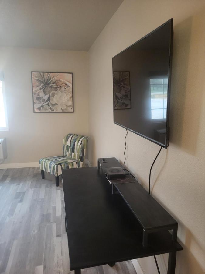 Red Fox Inn And Suites Waverly Bagian luar foto