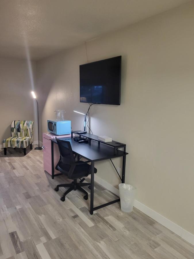 Red Fox Inn And Suites Waverly Bagian luar foto